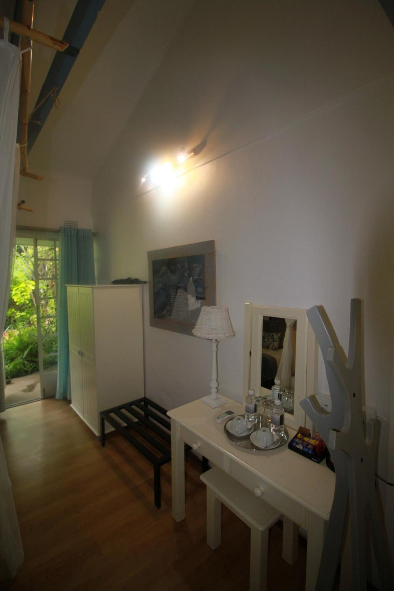The Old House Bed & Breakfast Касане Екстериор снимка